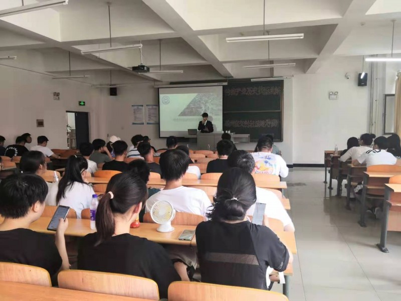 太阳集团tyc234cc召开传统产业历史街区更新与磁州窑文创社区规划设计》专题讲座 (2)