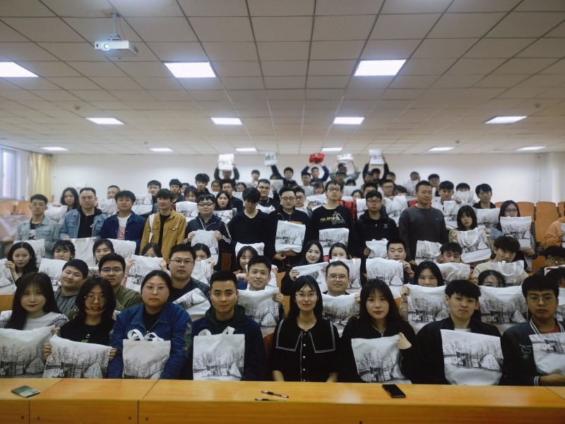 太阳集团tyc234cc开展“建院送上温馨毕业“季”忆”主题活动